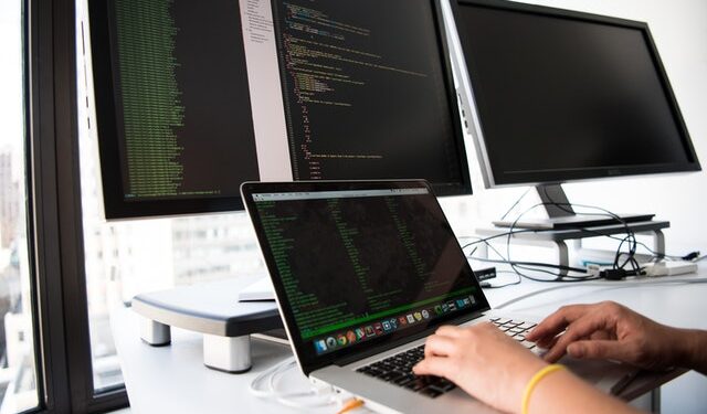 Rapid Crude Oil Fractionation Analysis by an Innovative Multi-Element Scanning Thermal Analysis (MESTA) Method